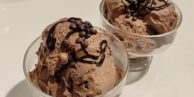 بستنی شکلاتی خوشمزه