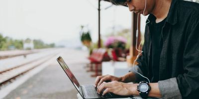 نیمکت ایستگاه؛