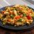 طرز تهیه برنج سرخ شده با مرغ سیری و سبزیجات