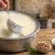 طرز تهیه ماست سفت قالبی با سرشیر ضخیم و بافت خامه ای