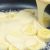 طرز تهیه کیک موزی تابه ای فوق العاده سریع و پنبه ای بدون فر و بدون قالب