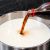 طرز تهیه پنیر خامه ای پرچرب و متفاوت با شیر و نوشابه