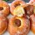 طرز تهیه دونات شکلاتی تپل و بازاری با یک ترفند آسون