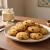 طرز تهیه شیرینی کشمشی خانگی بدون فر؛ در تابه و روی گاز!
