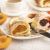 طرز تهیه رولت زردآلو با خامه و مارمالاد خانگی