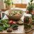 طرز تهیه ترشی بامیه با گوجه؛ آموزش مرحله به مرحله یک ترشی خوشمزه و متفاوت