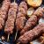 طرز تهیه کباب کوبیده تابه ای بدون سیخ و با سیخ چوبی؛ کبابی آبدار و رستورانی در خانه