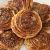 طرز تهیه رول ارده خانگی؛ شیرینی خوشمزه و مجلسی با عطر کنجد و دارچین