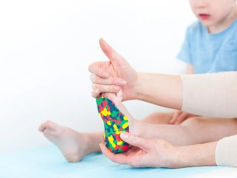 چگونه در رفتگی مچ پا در کودکان را شناسایی کنیم؟