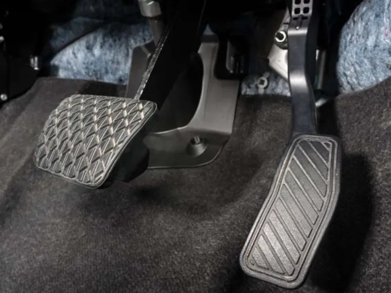 اسفنجی شدن پدال ترمز از علل تا راههای رفع مشکل