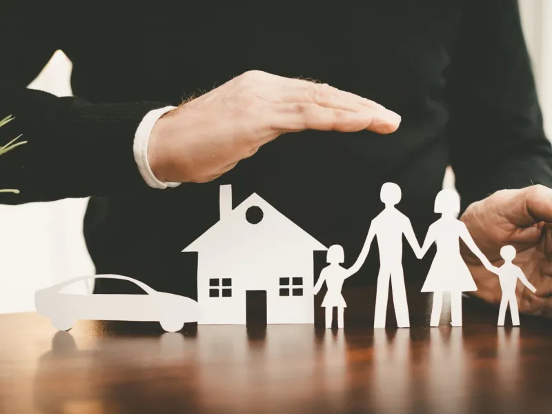 شرکت بیمه مسئول و موظف به جبران چه نوع خسارتی است؟