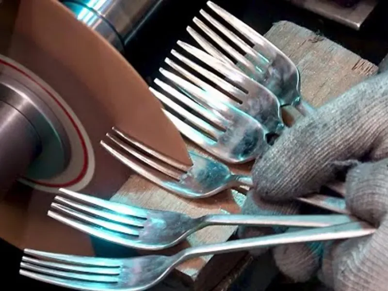 میدونستین چنگال توی کارخانه چطوری ساخته میشه ؟!