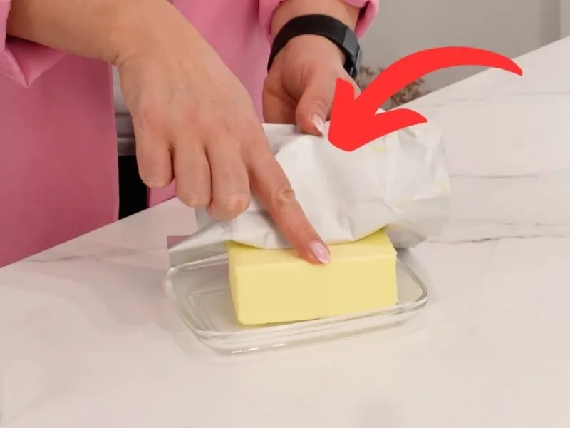 دیگه هرگز کاغذ کره را دور ننداز / کاربردهای کاغذ کره در آشپزخانه