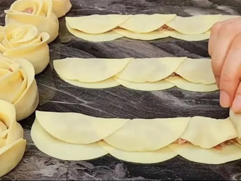 آرد + آب / طرز تهیه رولت طرح گل با آرد و آب