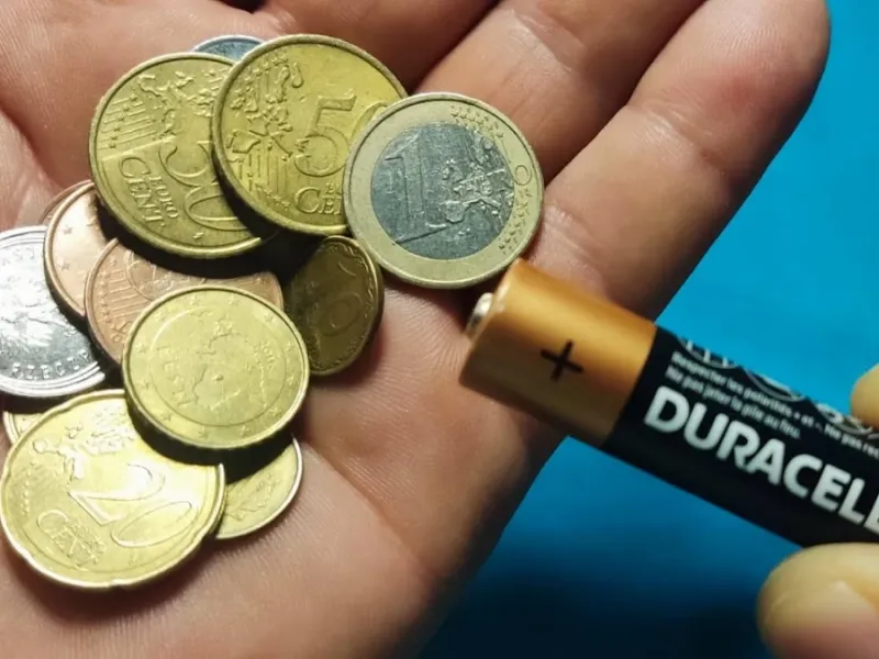 باتری های قدیمی را دور نندازید / مادام العمر کردن باتری قلمی با 1 عدد سکه