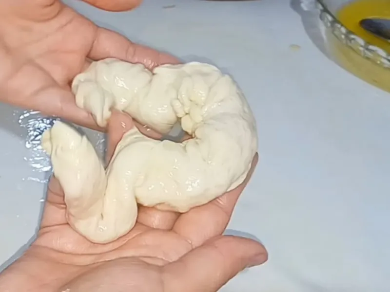 دستور پخت نان هویج رول شده (یک ایده خلاقانه و خوشمزه با هویج‌ های اضافی)