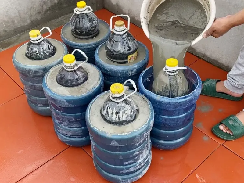 ایده بطری 4 لیتری و سیمان / نحوه ساخت آبنمای شکیل برای باغ