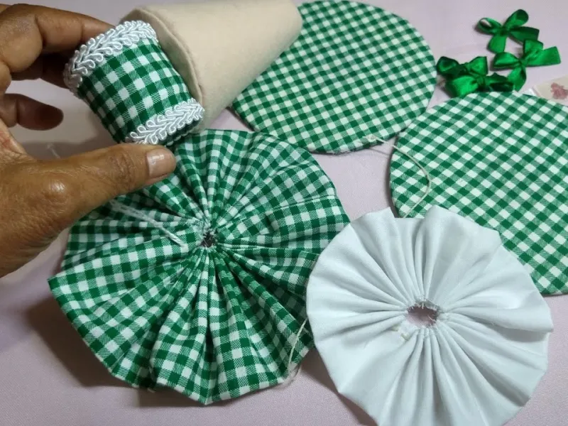 عروسک سازی با تکه پارچه های دور ریز و سی دی های قدیمی