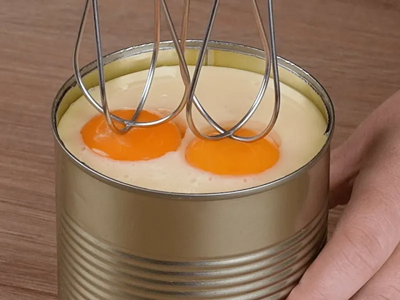 طرز تهیه کیک عصرانه فقط با یک قوطی حلبی رب گوجه