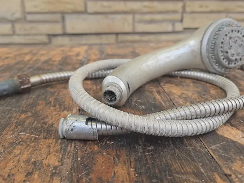 تعمیر شلنگ زنگ رده دوش حمام / ایده خلاقانه با شلنگپ قدیمی دوش حمام