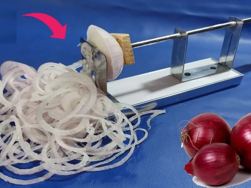 با چند وسیله ساده پیاز خرد کن حرفه ای بسازید | آموزش ساخت دستگاه برش پیاز