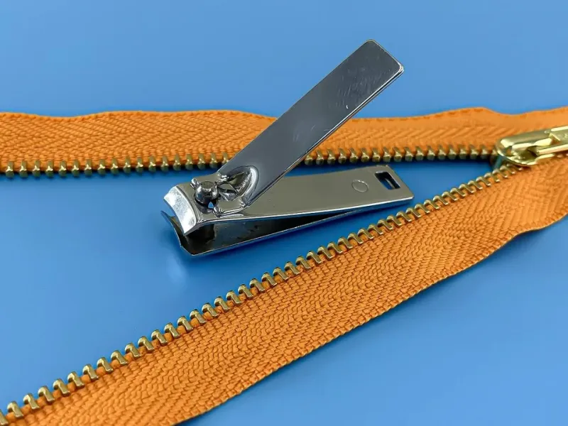 تعمیر انواع زیپ شکسته / ساخت وسایل تزئینی با زیپ شکسته