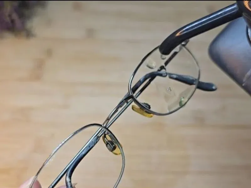 از بین بردن خراش و لکه های چربی از روی عینک / ایجاد لایه محافظ روی شیشه عینک