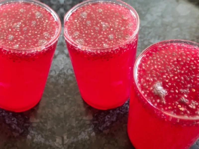 خیساندن دانه چیه / طرز تهیه نوشیدنی خنک با دانه چیا