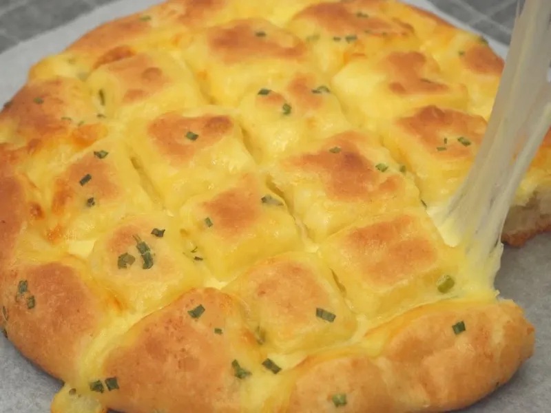 طرز تهیه نان پنیری ساده و آسان با آرد و تخم مرغ