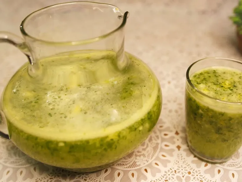 بخوابید و سریع وزن کم کنید / طرز تهیه نوشیدنی لاغری با لیمو و خیار