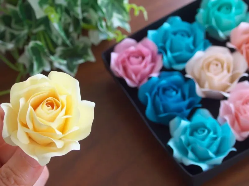 آموزش ساخت گل رزهای رنگی با کاغذ رنگی