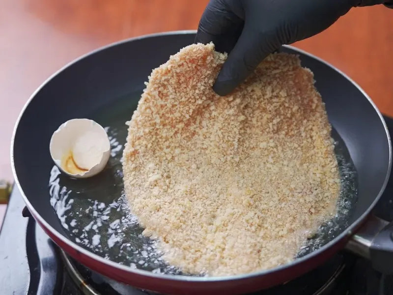 طرز تهیه مرغ سوخاری / روش جدید سوخاری کردن مرغ بدون پاشیدن روغن