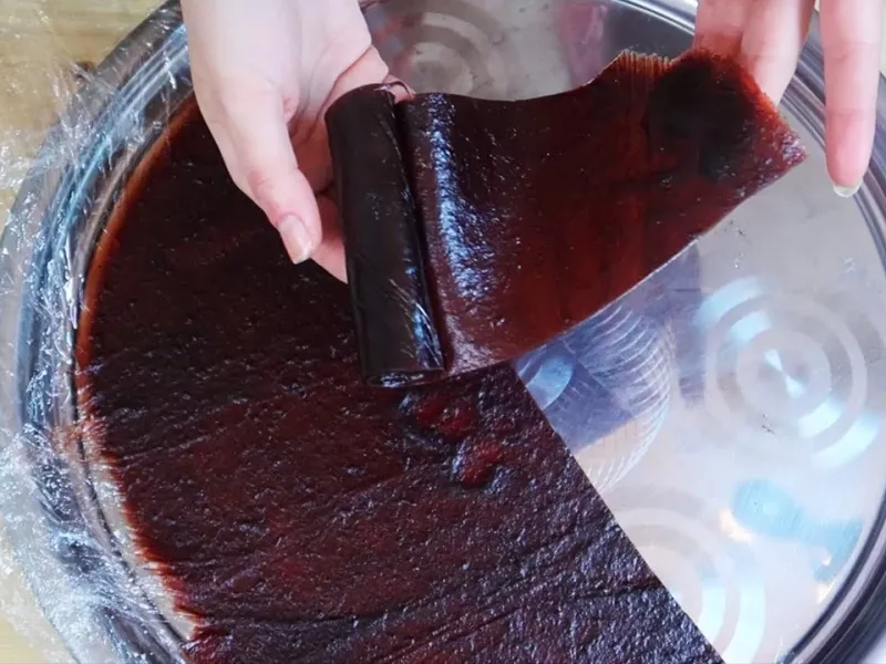 طرز تهیه لواشک ترش ورقه ای و ضخیم بدون نیاز به آفتاب