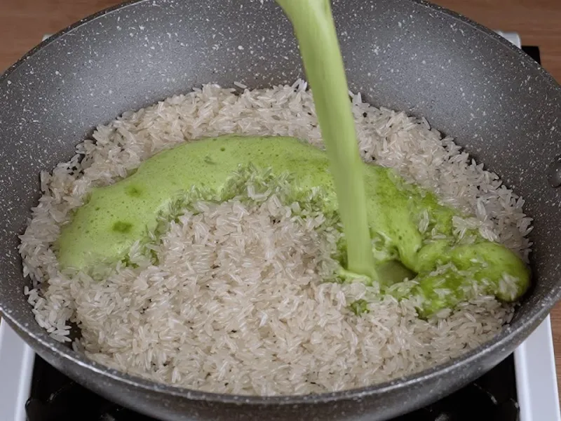 روشی جدید و خوشمزه برای پختن برنج / دیگه توی برنج آب نریزید