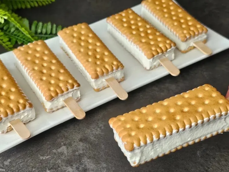 فقط با 3 تا ماده ساده یه بستنی خوشمزه درست کن | دیگه لازم نیست بستنی بخری