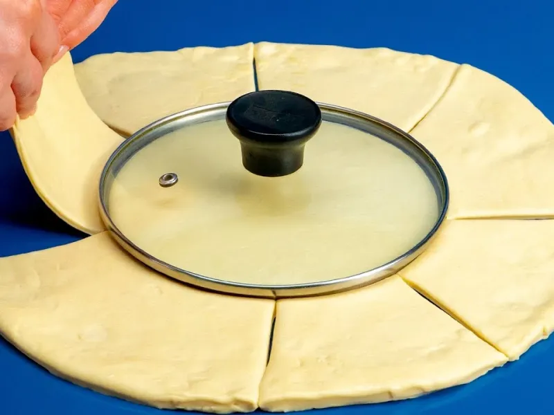 طرز تهیه کیک گوشت رستورانی با خمیر ساده خانگی