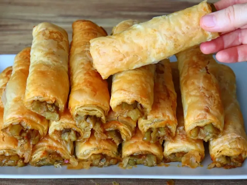 طرز تهیه بورک بادمجان ترکی فقط با آرد و آب بدون نیاز به مخمر / دستور پیچیدن بورک