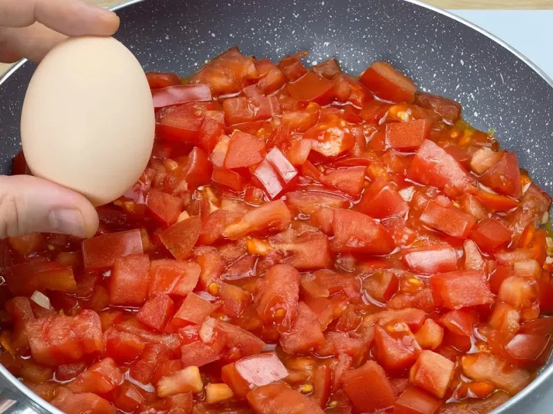 طرز تهیه املت سریع و خوشمزه در 3 دقیقه فقط با 1 تخم مرغ