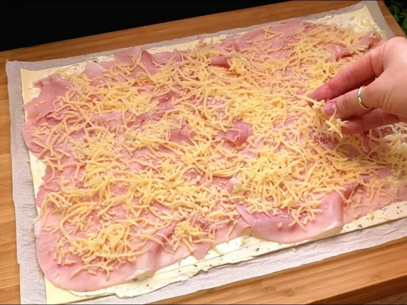 طرز تهیه میان وعده پفکی با پنیر و ژامبون