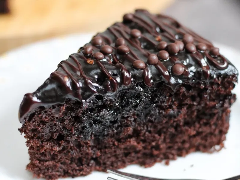 طرز تهیه کیک خیس شکلاتی خوشمزه با بافت نرم و طعم خاص