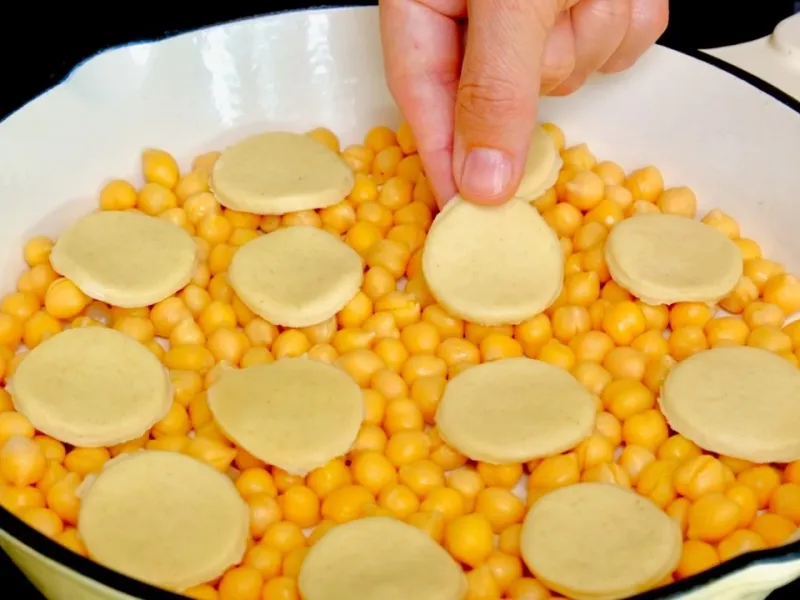 طرز تهیه کیک نخود مناسب ناهار / یکی از خوشمزه ترین دستورهای پخت نخود