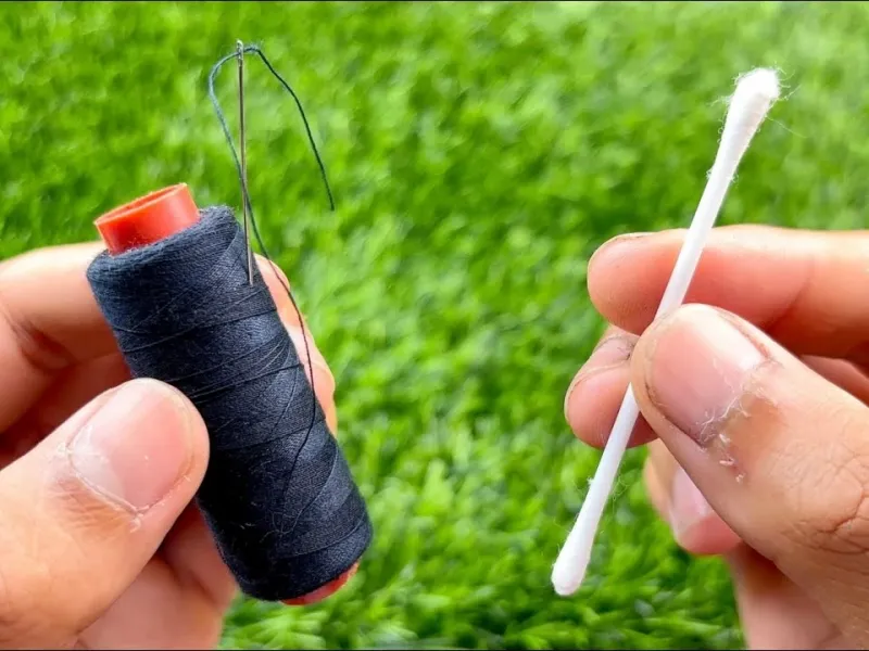نحوه نخ کردن سوزن خیاطی با کمک یک گوش پاک کن
