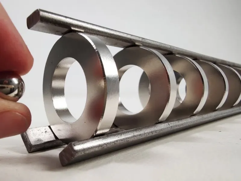 3 سرگرمی جالب و جذاب با آهنربا