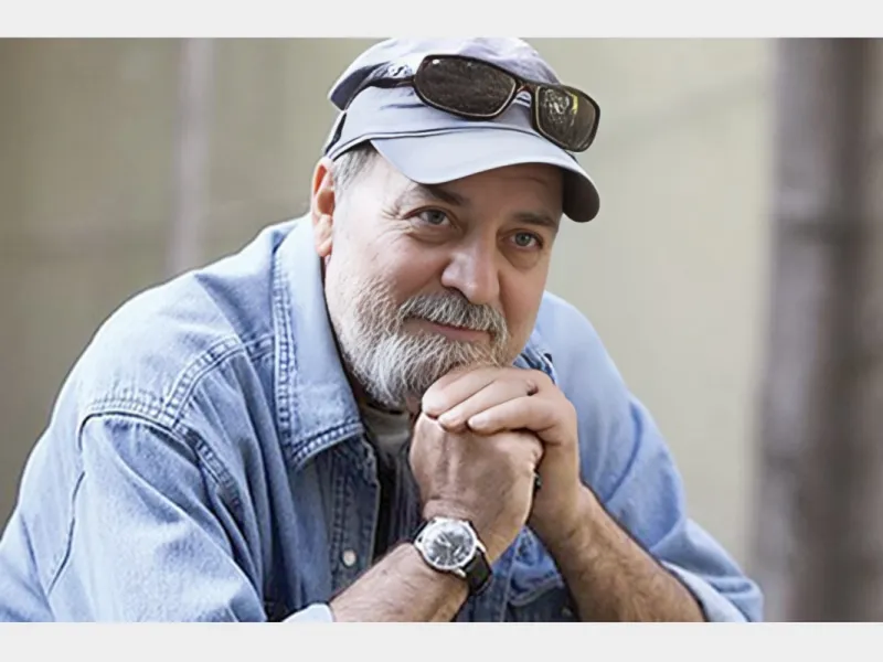 بیوگرافی سیروس مقدم استاد سریال سازی ایران، از کارنامه هنری تا زندگی شخصی