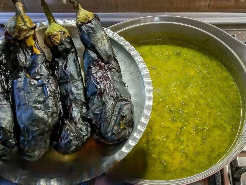 طرز تهیه آش بادمجان بدون گوشت غذای گیاهی خوشمزه ایرانی