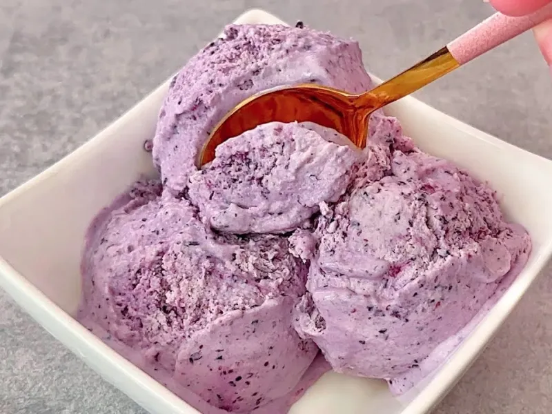 طرز تهیه بستنی بلوبری در خانه فقط 3 مواد! ساده و خوشمزه!