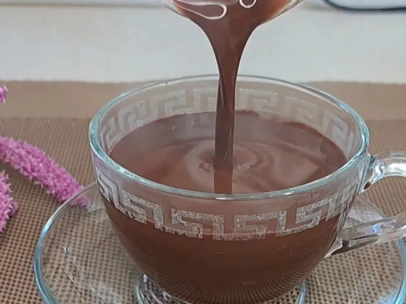 بهترین روش تهیه هات چاکلت خانگی به روش کافی شاپی