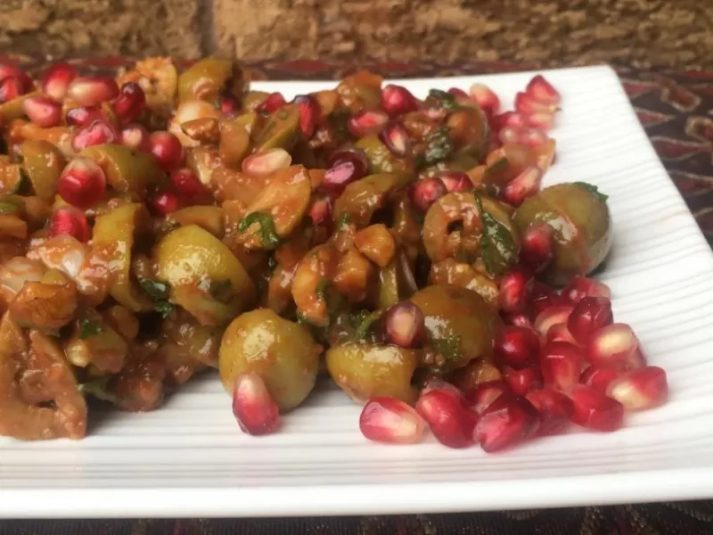 سالاد انار و زیتون یک ترکیب خوشمزه و سالم برای شب یلدا