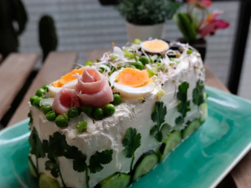 طرز تهیه کیک پنیر و سبزی / یک پیش غذای خوشمزه و سالم