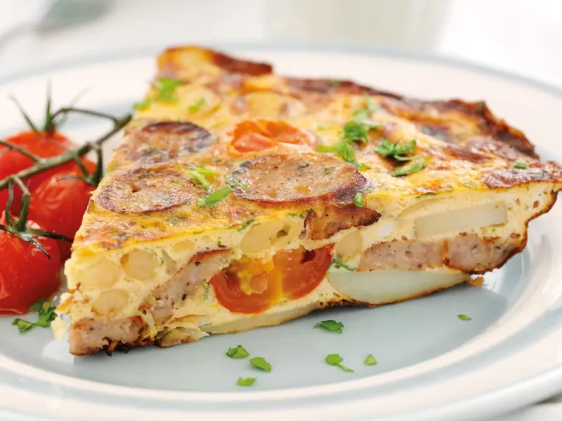 5 دستور ساده جهت تهیه املت با کالباس برای دو نفر